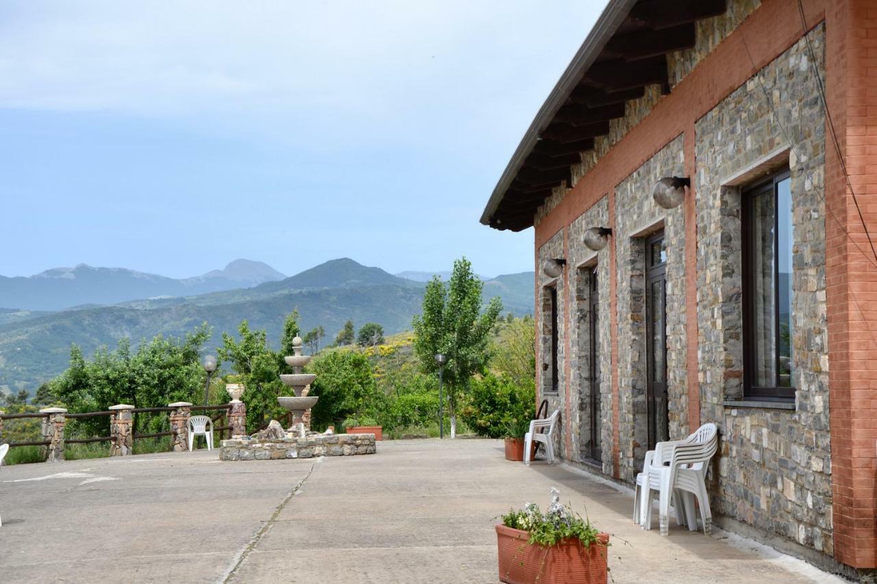 Agriturismo Pinelli Plataci Экстерьер фото